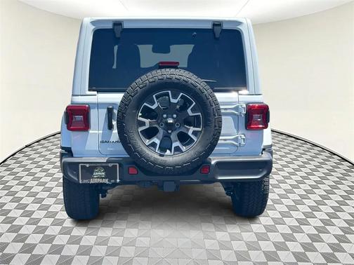 2025 Jeep Wrangler 4-Door Sahara 4x4