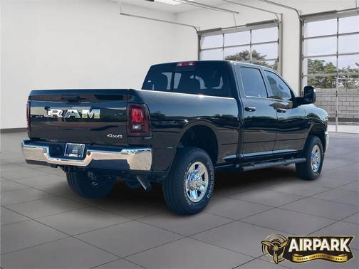 2025 RAM 2500 Tradesman Crew Cab 4x4 6'4' Box