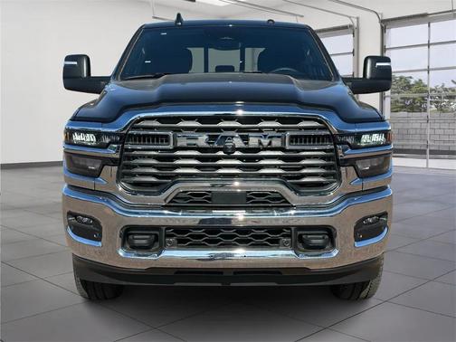 2025 RAM 2500 Tradesman Crew Cab 4x4 6'4' Box