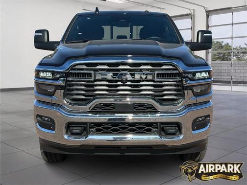 2025 RAM 2500 Tradesman Crew Cab 4x4 6'4' Box