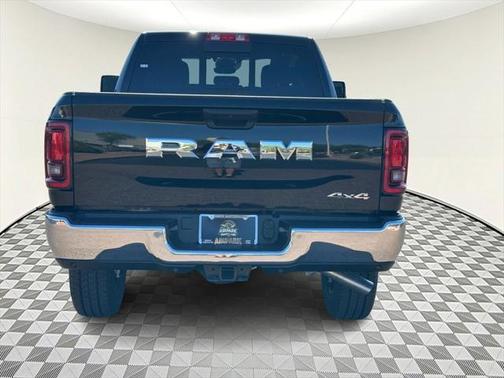 2025 RAM 2500 Tradesman Crew Cab 4x4 6'4' Box