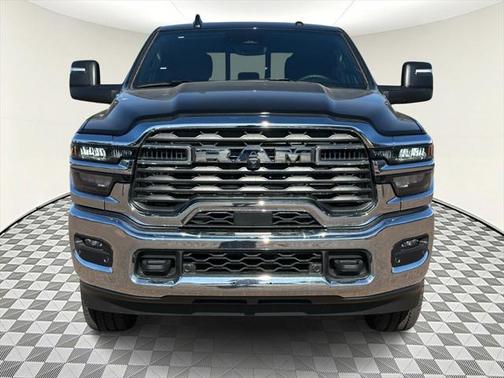 2025 RAM 2500 Tradesman Crew Cab 4x4 6'4' Box