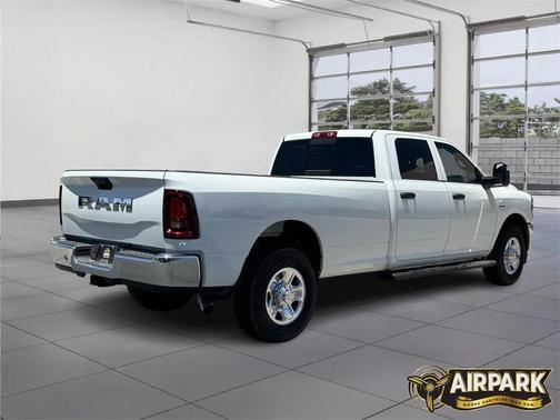 2025 RAM 3500 Tradesman Crew Cab 4x2 8' Box
