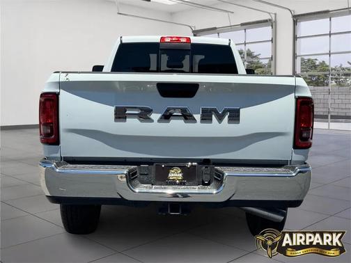 2025 RAM 3500 Tradesman Crew Cab 4x2 8' Box
