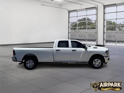 2025 RAM 3500 Tradesman Crew Cab 4x2 8' Box