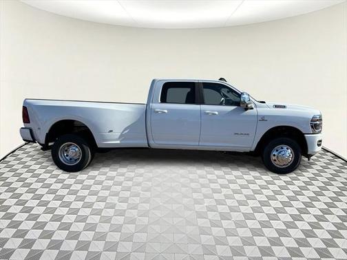 2025 RAM 3500 Laramie Crew Cab 4x4 8' Box