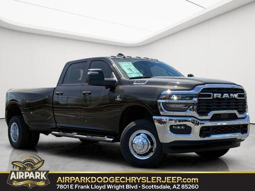 Diamond Black Crystal Pearlcoat 2026 RAM 3500 Tradesman Crew Cab 4x4 8' Box