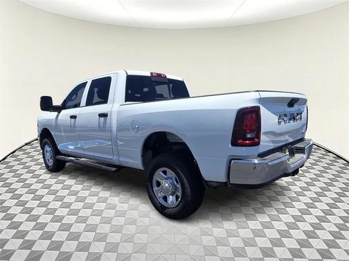 2025 RAM 2500 Tradesman Crew Cab 4x4 6'4' Box