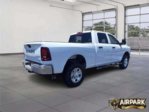 2025 RAM 2500 Tradesman Crew Cab 4x4 6'4' Box