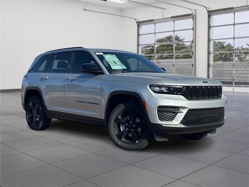 2025 Jeep Grand Cherokee Altitude