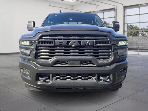 2025 RAM 2500 Tradesman Crew Cab 4x4 6'4' Box