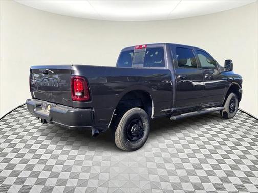 2025 RAM 2500 Tradesman Crew Cab 4x4 6'4' Box