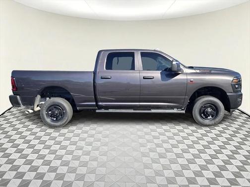 2025 RAM 2500 Tradesman Crew Cab 4x4 6'4' Box