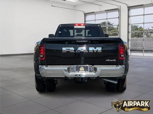 2026 RAM 3500 Tradesman Crew Cab 4x4 8' Box