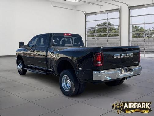 2026 RAM 3500 Tradesman Crew Cab 4x4 8' Box