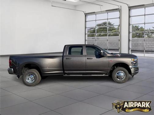 2026 RAM 3500 Tradesman Crew Cab 4x4 8' Box