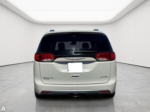 Tusk White 2017 Chrysler Pacifica Limited