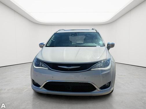 Tusk White 2017 Chrysler Pacifica Limited