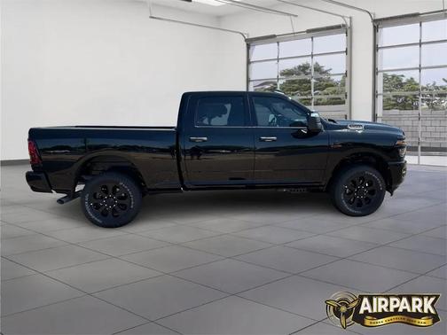 2025 RAM 3500 Big Horn Crew Cab 4x4 6'4' Box