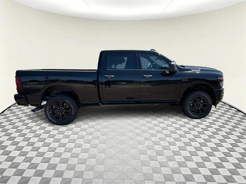 2025 RAM 3500 Big Horn Crew Cab 4x4 6'4' Box