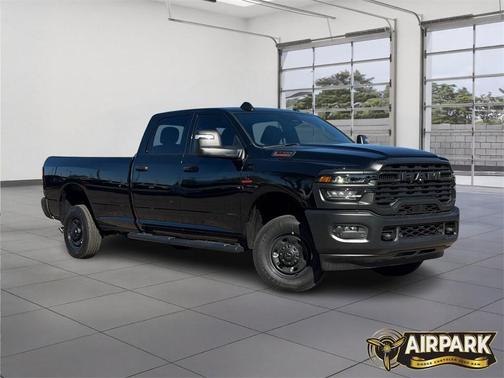 2025 RAM 2500 Tradesman Crew Cab 4x4 8' Box