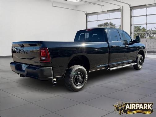 2025 RAM 2500 Tradesman Crew Cab 4x4 8' Box
