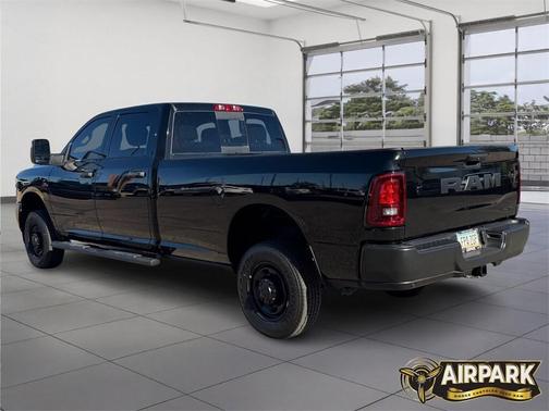 2025 RAM 2500 Tradesman Crew Cab 4x4 8' Box