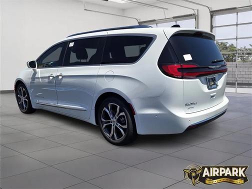 2024 Chrysler Pacifica L