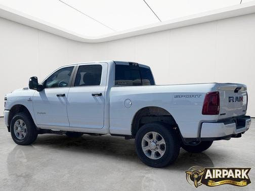 Bright White Clearcoat 2026 RAM 2500 Big Horn Crew Cab 4x4 6'4' Box