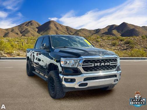 Diamond Black Crystal Pearlcoat 2022 RAM 1500 Big Horn/Lone Star