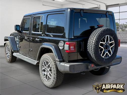 2024 Jeep Wrangler 4-Door Sahara 4x4