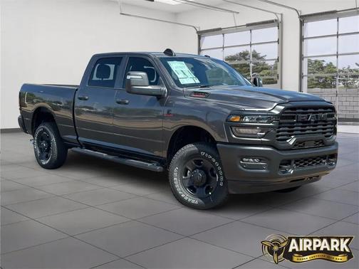 2025 RAM 2500 Tradesman Crew Cab 4x4 6'4' Box