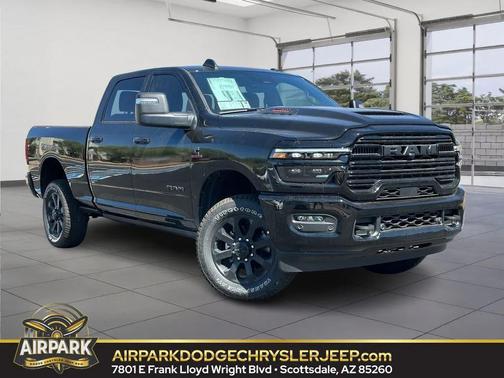 Diamond Black Crystal Pearlcoat 2026 RAM 2500 Laramie