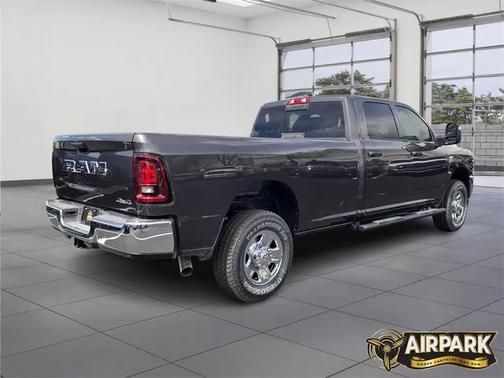 2025 RAM 2500 Tradesman Crew Cab 4x4 8' Box