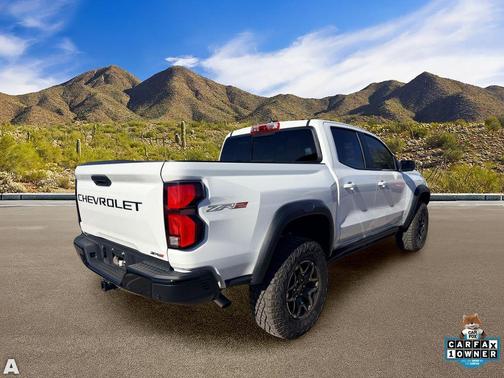 Summit White 2025 Chevrolet Colorado ZR2