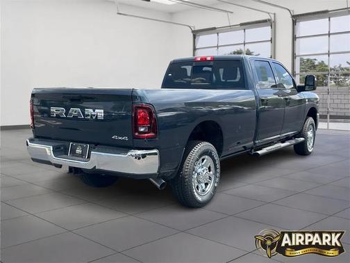 2025 RAM 3500 Tradesman Crew Cab 4x4 8' Box