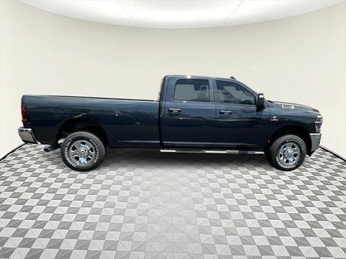 2025 RAM 3500 Tradesman Crew Cab 4x4 8' Box