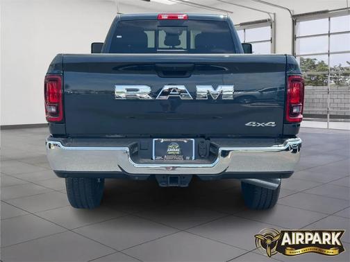 2025 RAM 3500 Tradesman Crew Cab 4x4 8' Box
