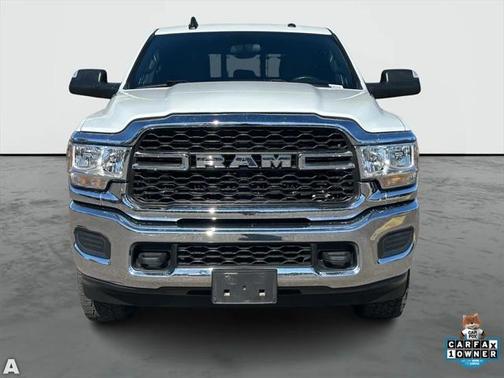 2022 RAM 3500 Tradesman Crew Cab 4x4 6'4' Box