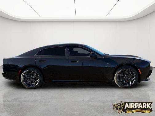 Diamond Black Crystal Pearlcoat 2026 Dodge Charger R/T