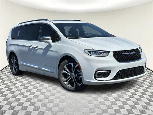 2024 Chrysler Pacifica L