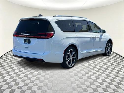 2024 Chrysler Pacifica L