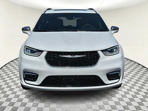 2024 Chrysler Pacifica L