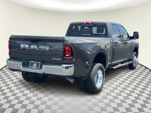 2025 RAM 3500 Tradesman Crew Cab 4x4 8' Box