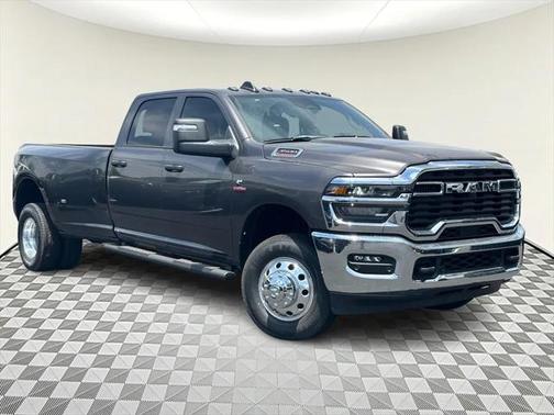 2025 RAM 3500 Tradesman Crew Cab 4x4 8' Box