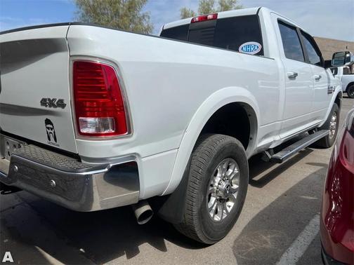 2017 RAM 3500 Laramie Crew Cab 4x4 6'4' Box