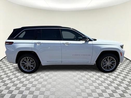 2025 Jeep Grand Cherokee Summit