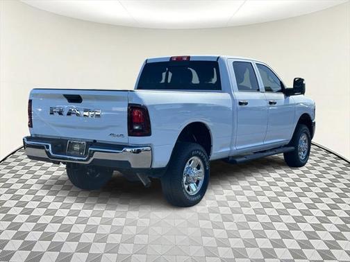 2025 RAM 2500 Tradesman Crew Cab 4x4 6'4' Box