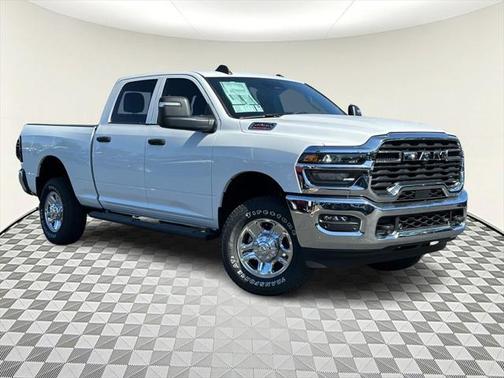2025 RAM 2500 Tradesman Crew Cab 4x4 6'4' Box