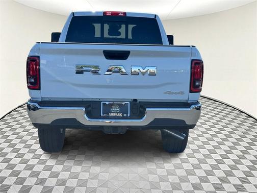 2025 RAM 2500 Tradesman Crew Cab 4x4 6'4' Box
